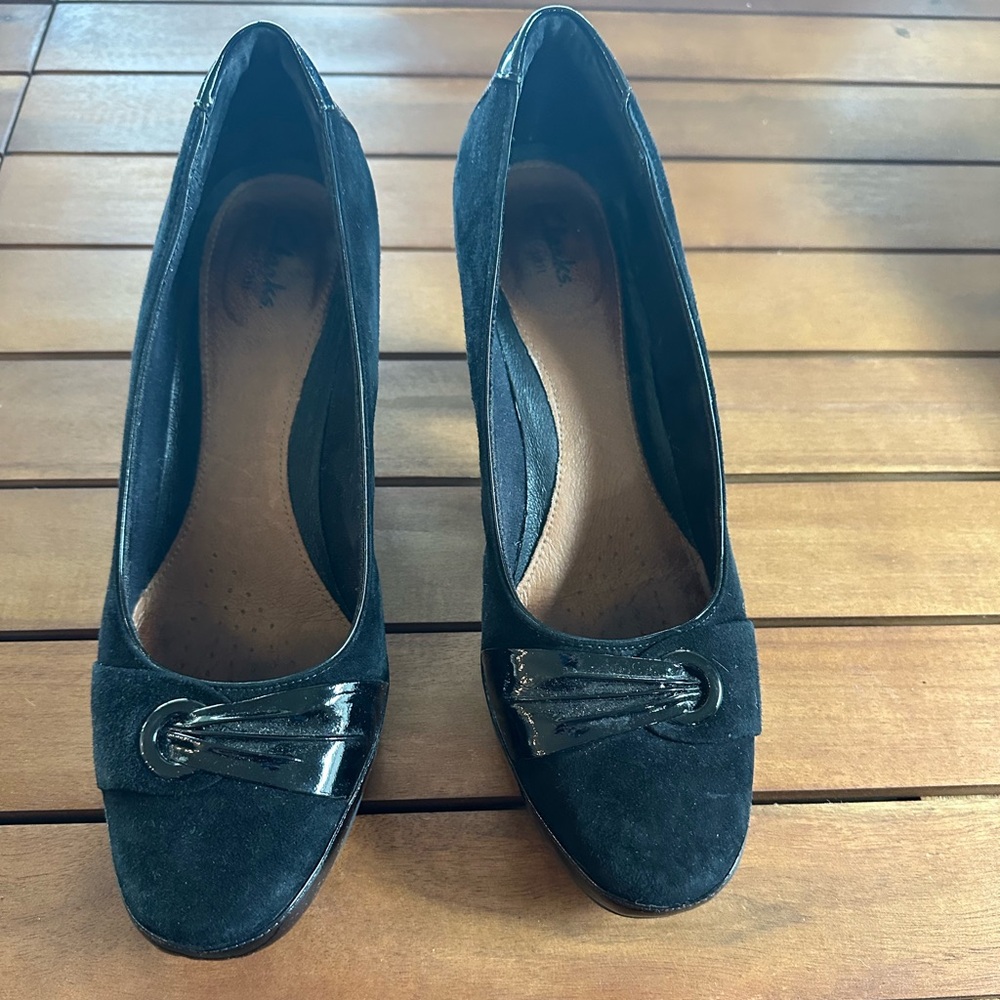 Clark’s Artisan Black Suede Heels with Patent Detail size 11M